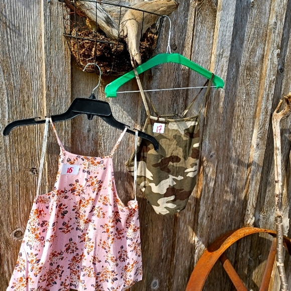 2 Summer tops by MinkPink and Garage - Picture 5 of 11